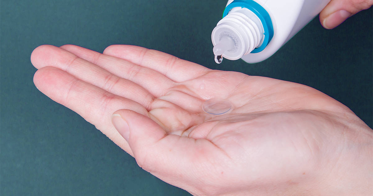 cleaning contact lenses